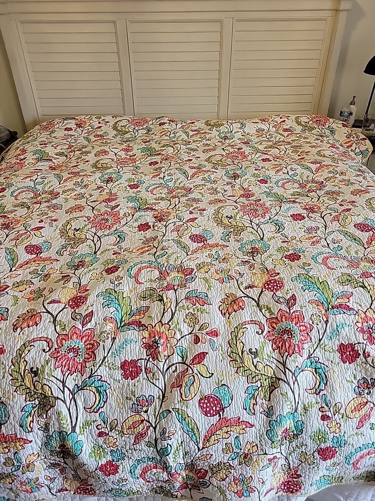 Levtex Home Quilt Set King Size With Matching Shams Country Cottage Floral
