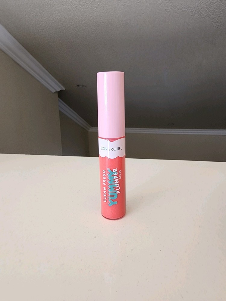 Covergirl Yummy Plumper Gloss in Be Chill My Heart #840 Hydrating Lip Plumper