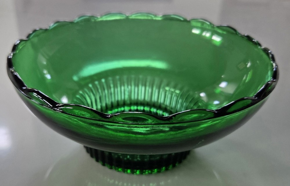 1950's Vintage EO Brody CO M2000  Emerald Green Scalloped Bowl w/Ribbed Pedestal