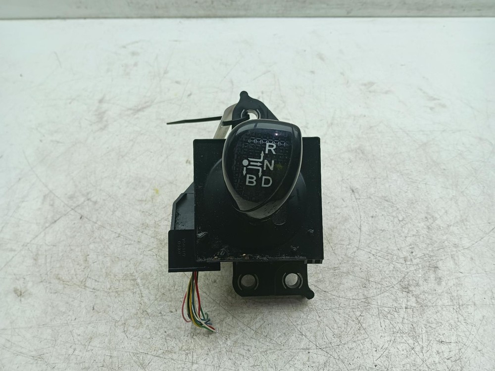 TOYOTA AURIS GEAR SHIFTER SELECTOR AUTOMATIC 3355012J30 MK2 2015 - 2019