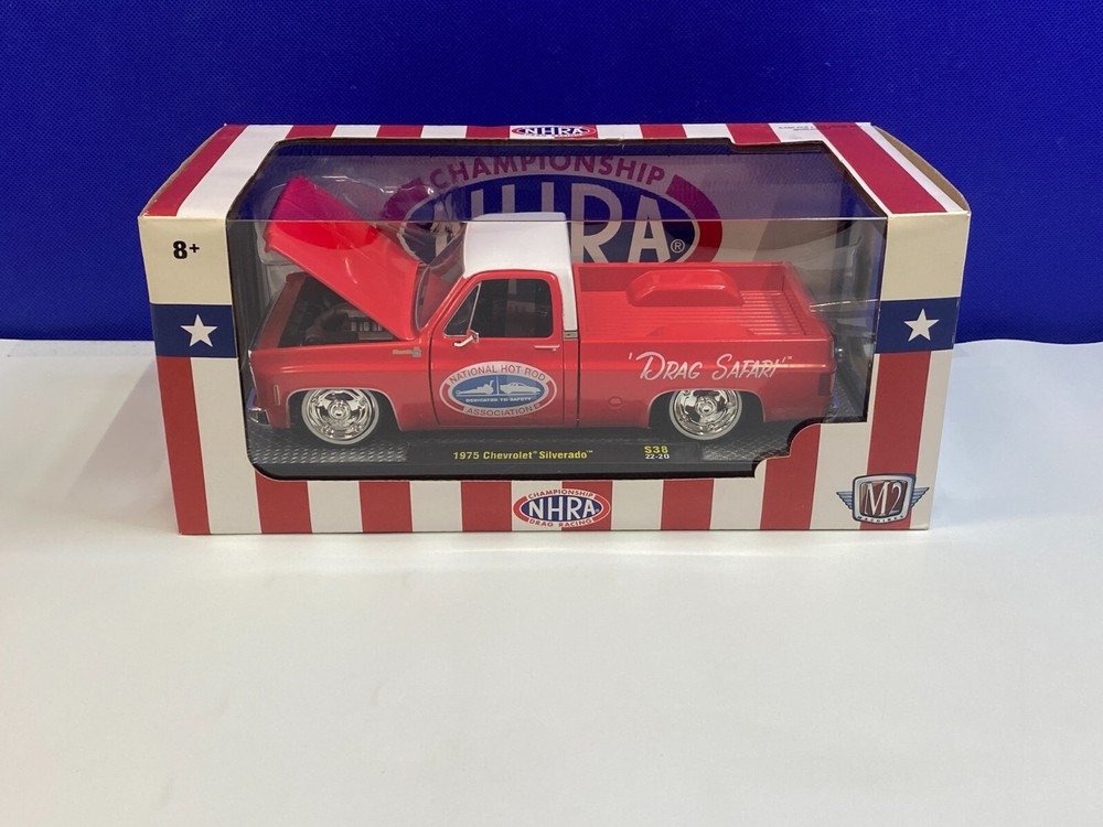M2 MACHINES 1/24 SCALE 1975 CHEVROLET SILVERADO NHRA DRAG SAFARI