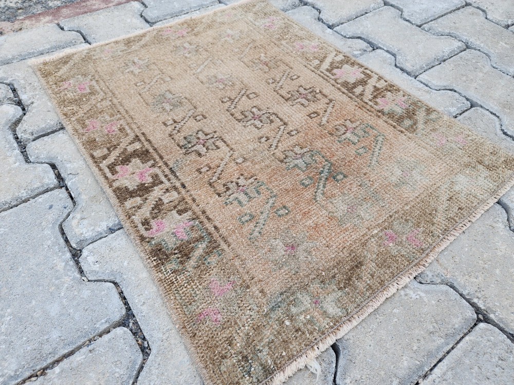 Vintage Turkish Rug 1.5x1.9 ft – Faded Brown Floral Geometric, Handwoven Doormat