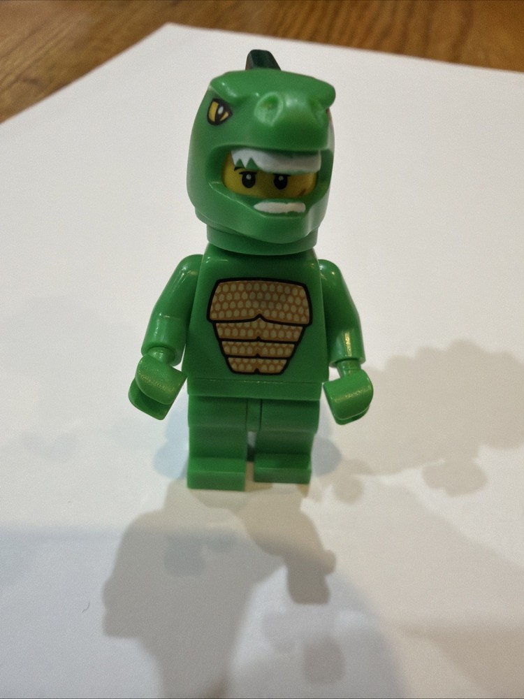 Lego Lizard Man Collectible Minifigure Series 5 8805 CMF col070 C12