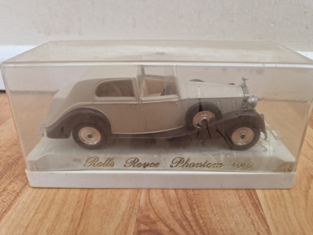 1/43 SOLIDO AGE D'OR - CLASSIC ROLLS ROYCE PHANTOM BEIGE DIECAST CAR REF 4046