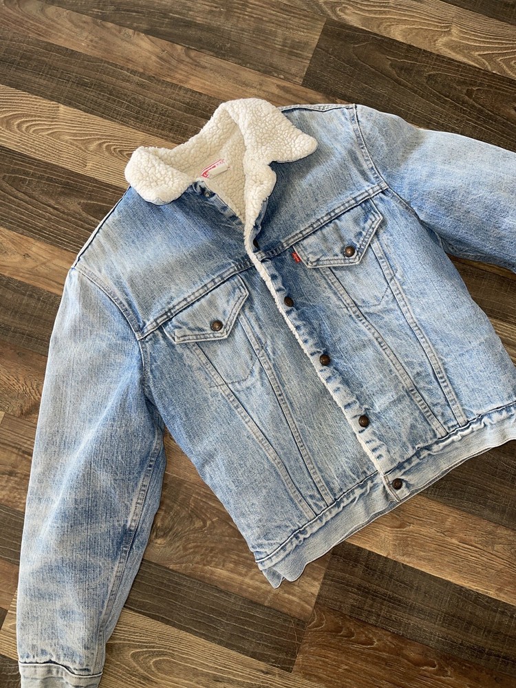 Levi’s Denim Jacket Men size 40 Made In USA Sherpa Lined Light Wash
