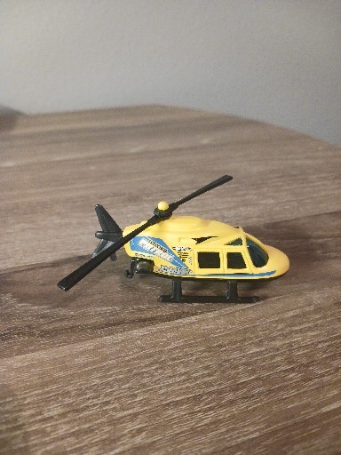 1989 Hot Wheels Race Patrol Helicopter X5698B Propper Chopper 1:64