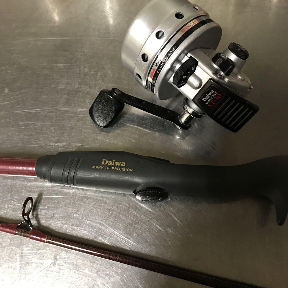 Daiwa Striker 60ML Spin Cast ST-30 Reel Fishing Tackle Preowned