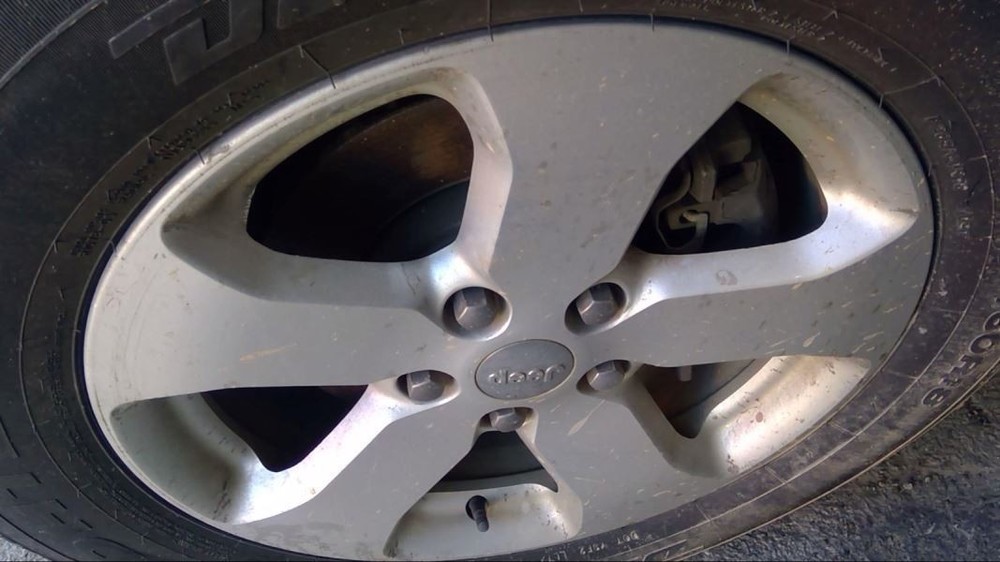 18x8 Silver Painted Wheel Fits 2011-2013 Grand Cherokee 4498755