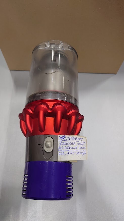 Dyson V10 Vacuum Used with Weak Battery and No Accessories