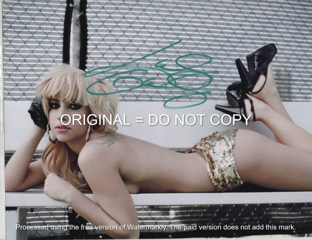 LADY GAGA - WILD TALENTED SEXY ACTRESS/SINGER - HAND SIGNED AUTOGRAPHED PHOTO