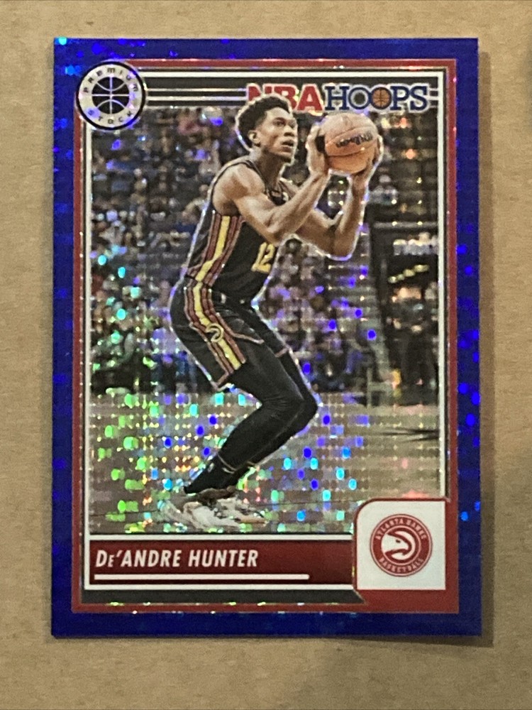 2023-24 Panini Premium Stock De'Andre Hunter Blue Pulsar 6/75 #160 Hawks