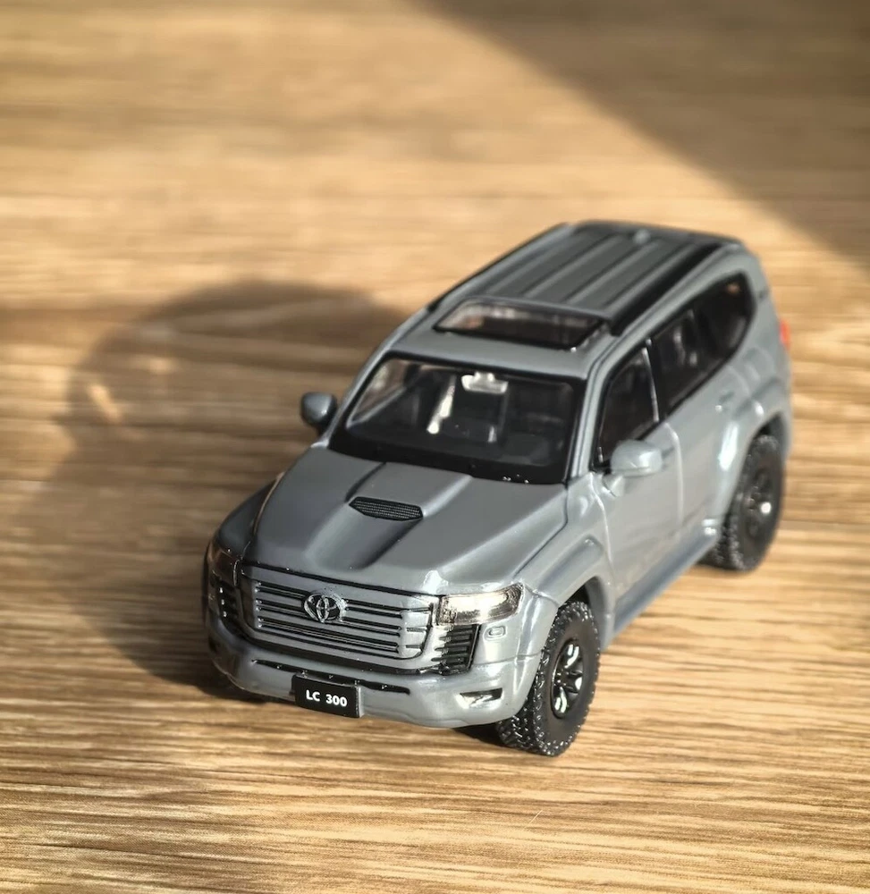 Masdi 1:64 Gray LC300 Land Cruiser ORV SUV Sports Model Diecast Metal Car