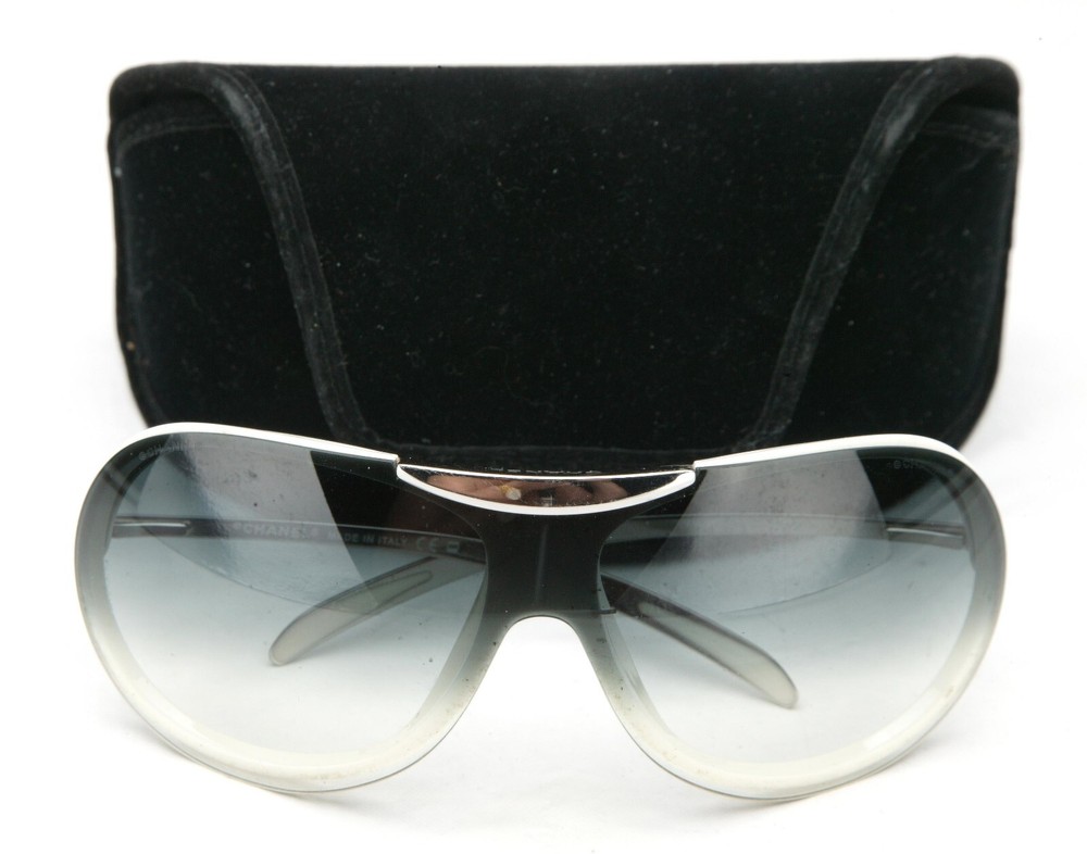 CHANEL Limited Edition Women's Gradated Black Clear Sunglasses Made in Italy