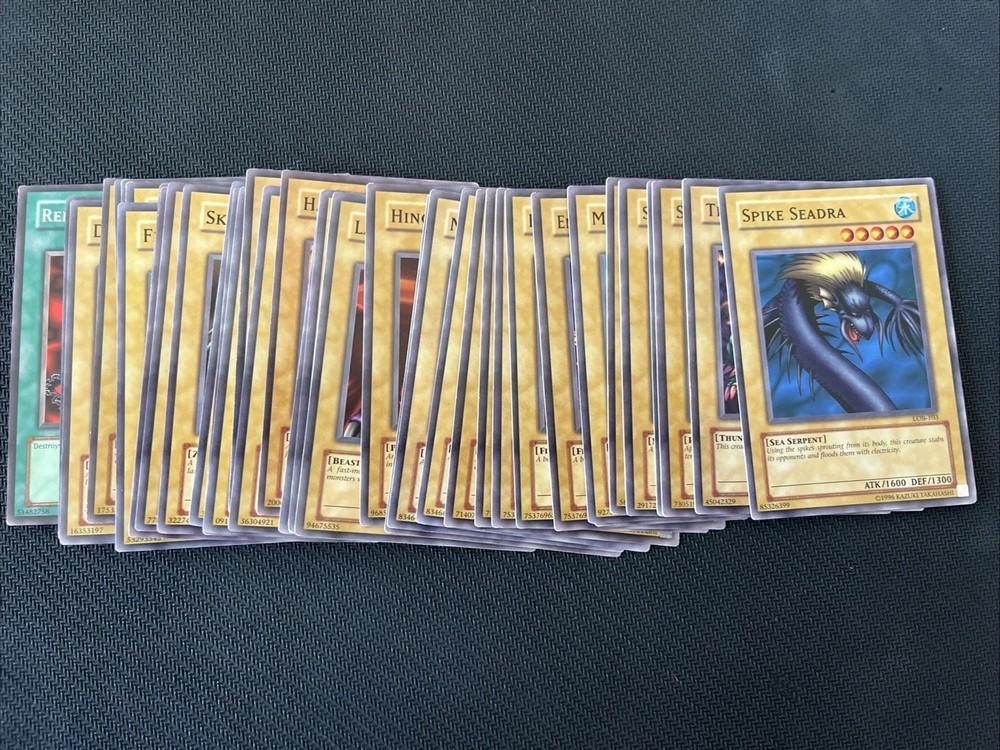 Legend Of The Blue Eyed Dragon 39-Piece Collectible Set