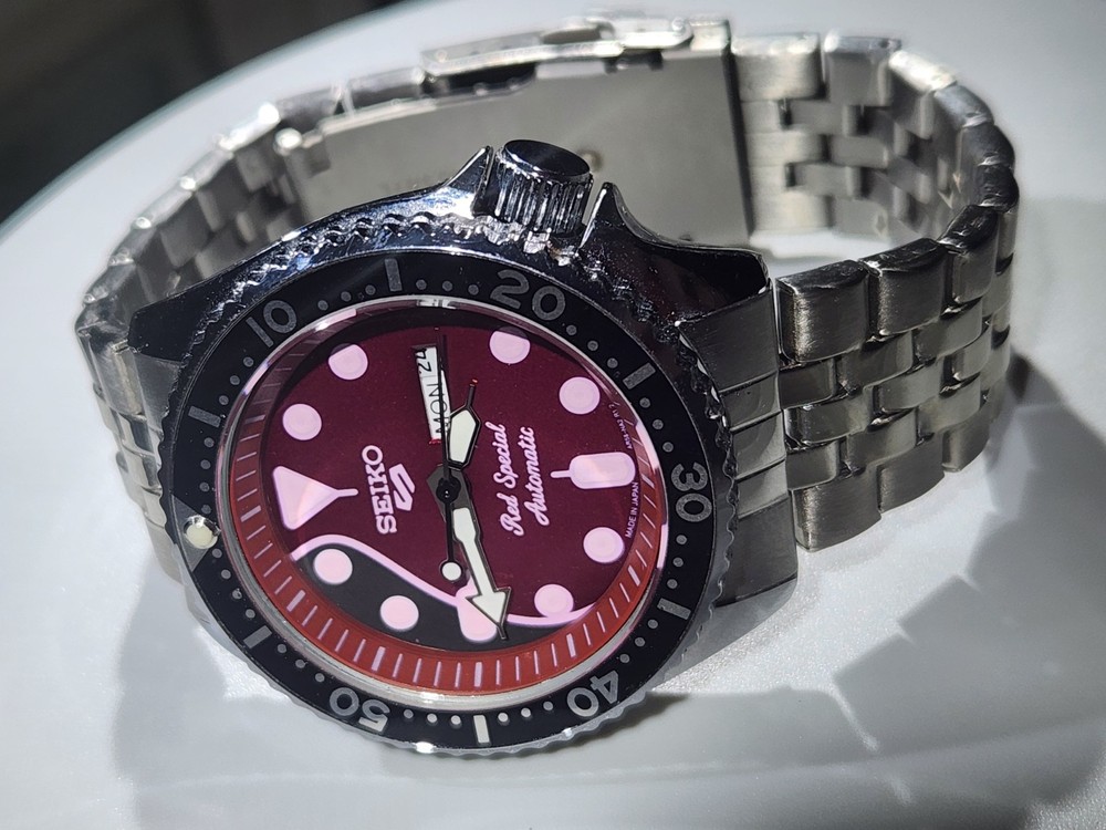 SEIKO SKX 013 38mm Custom MOD diver's Wristwatch