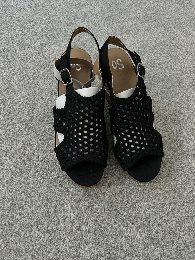 SO Taffy Womens White Wedge Sandals Size 9.5 NWOB Brand New