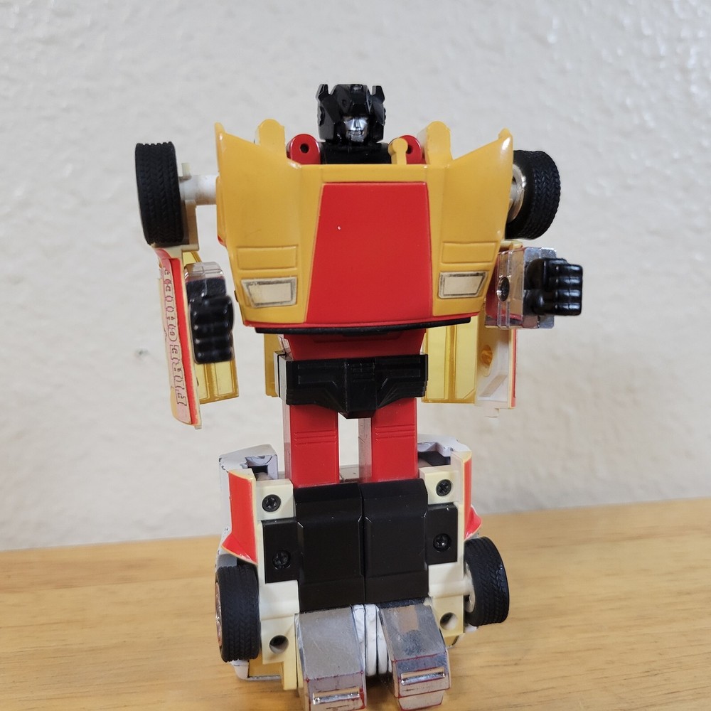 Vintage G1 Transformers Red Alert Takara 1980 Fire Chief White Lamborghini