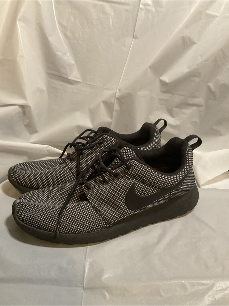 Nike Roshe Black Running Shoes Size 9 Women’s