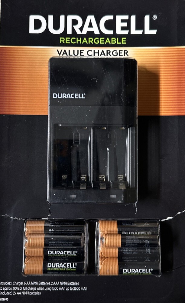 New & Sealed! DURACELL Rechargeable Batteries Value Charger w/ 6 AA + 2 AAA
