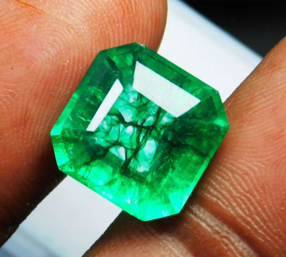 Certified 8.40 Ct Natural Beautiful Colombian Green Emerald Loose Gemstone