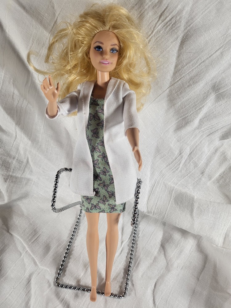 Matel Barbie I can be Doctor Blonde 12x3