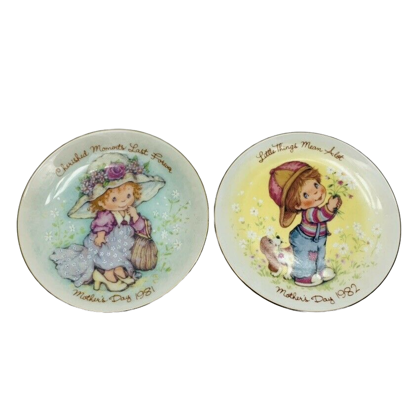Mothers Day Plates Avon Years 1981 and 1982 Set of 2 Vintage-image