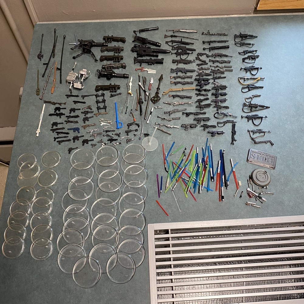 Lot Of 220+ Vintage Star Wars Mix Weapons Blasters Lifesabers  Guns Stand Swords