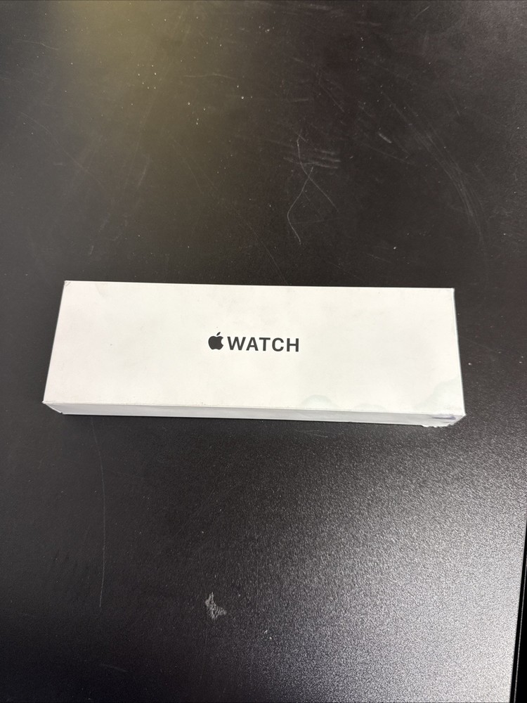 *NIB* Apple Watch SE (2nd Gen) Cellular, 40mm, Starlight Sport Band Small/med