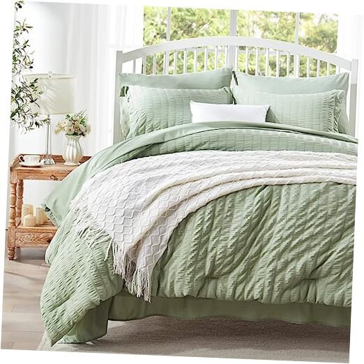 Comforter Set 7 pieces, Sage Green Seersucker Bed in a Queen 03 - Sage Green