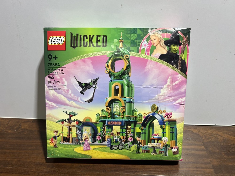 Lego Wicked Welcome to Emerald City Building Set# 75684  (9+) box damage