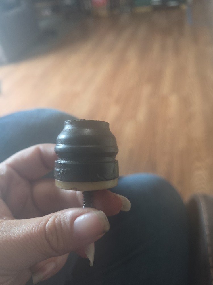 Stihl Buffer Plug For 024, 028, 038 1118-791-7305 Nos New!