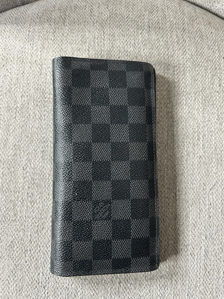 Louis Vuitton Men's Bifold Brazza Long Wallet