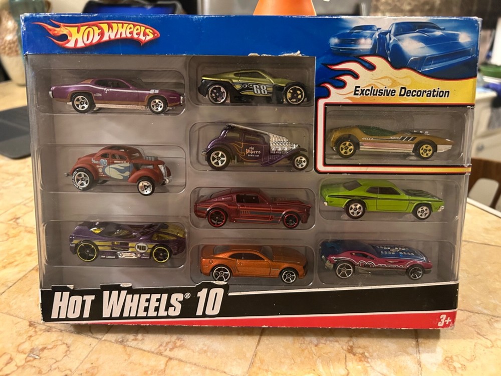 2008 HOT WHEELS 10 - 1:64 Scale 10 Pack Exclusive Decoration Set - Some Box Wear
