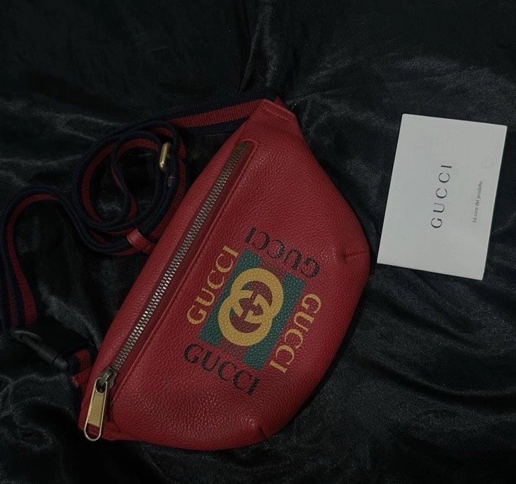 Authentic Gucci Red Logo Fanny Pack in Great Condition