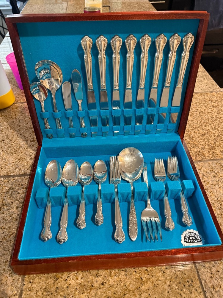 Rogers Bros IS Silverplate Silverware Flatware Set - 54 Piece Set - Elegant Vint