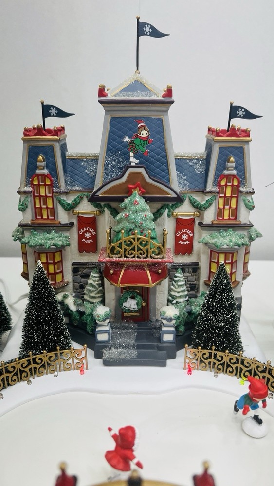 Dept 56 North Pole Series “Glacier Park Pavilion” 56755 Complete 9 Pc Gift Set !