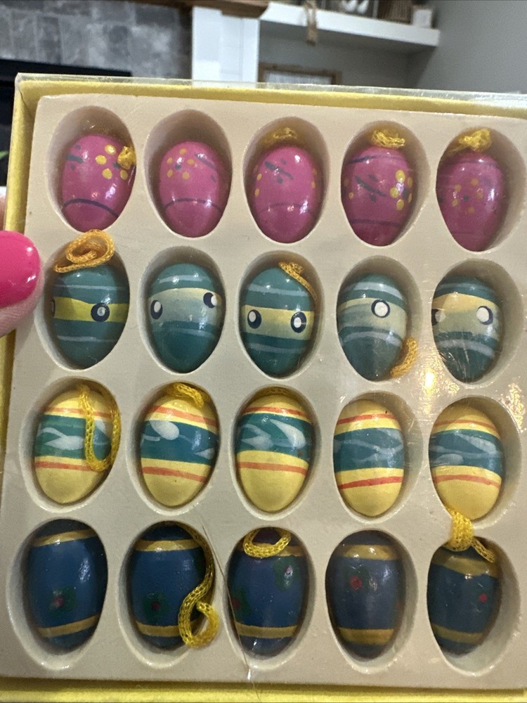 Set of 20 Easter Ornaments Wooden Hand Painted Mini Eggs for Tree NiB