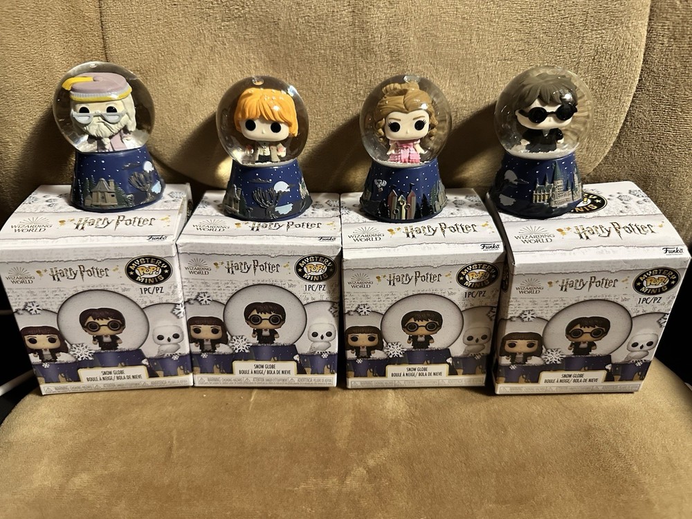 Funko Harry Potter Snow Globe Mystery Minis with Harry Hermione Ron Dumbledore