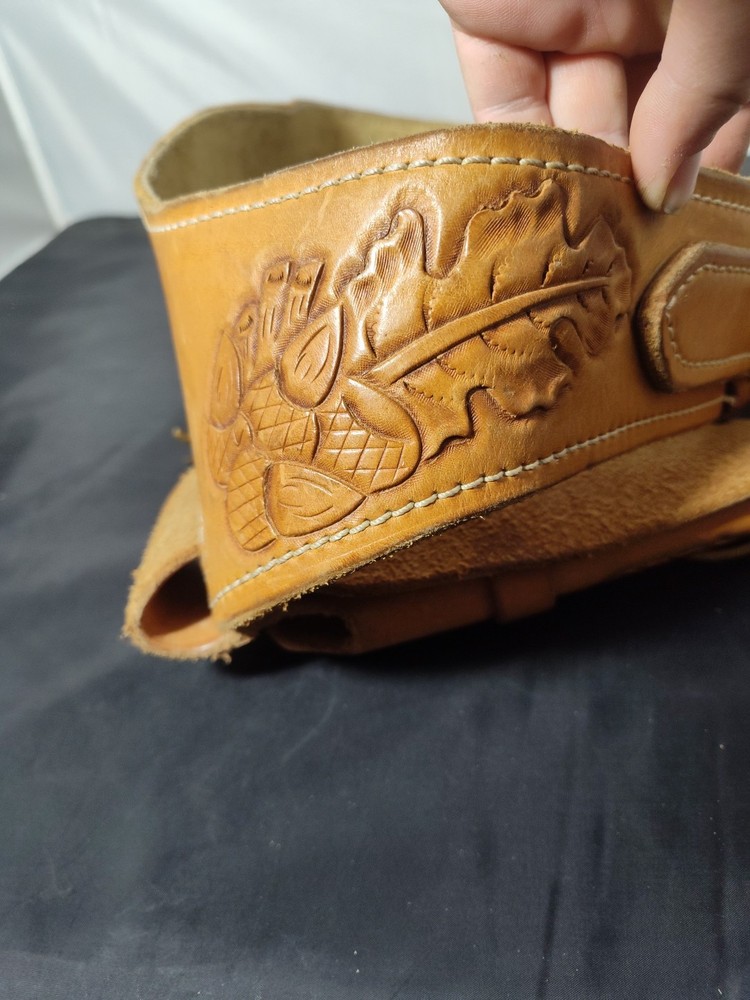 Vintage Leather Western Hand Tooled Gun Belt Holster Right Hand Horse Steer