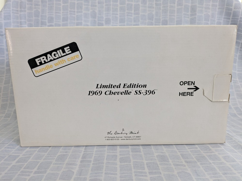 1969 Chevelle SS-396 Limited Edition Diecast Model 1:24 Danbury Mint