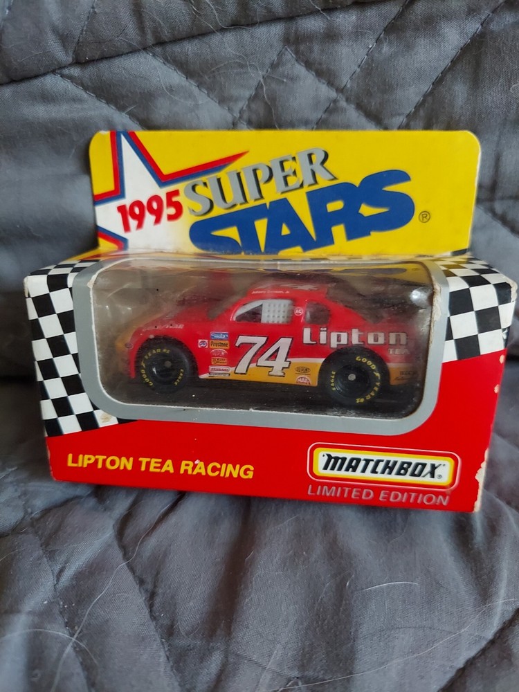 MATCHBOX 1995 SUPER STARS # 74 JOHNNY BENSON JR. ( LIPTON TEA RACING )