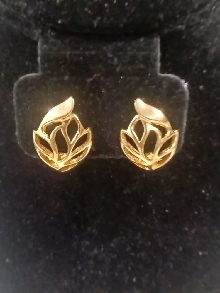 Christian Dior Earrings Gold Authentic Leaf Metal Vintage Clip on Gold Plated