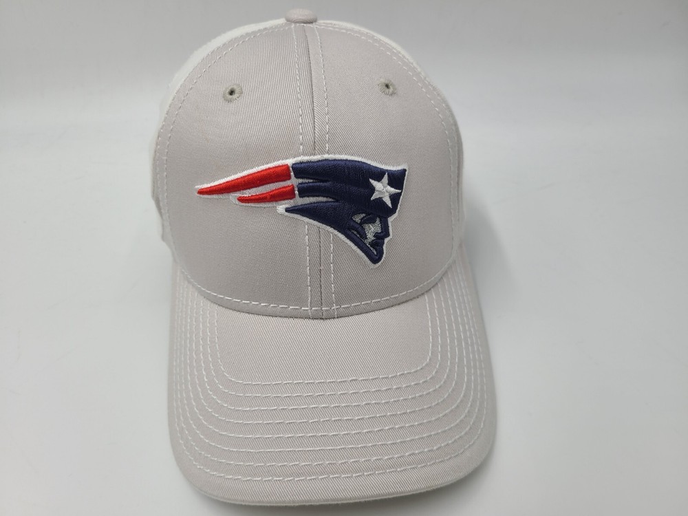 New England Patriots Reebok Adjustable NFL Hat for Men & Women in Gray and White