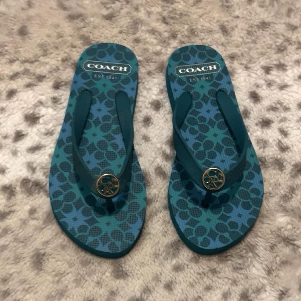 coach flip flops W  Size 5 Brand New Never Worn Open To Offers  3