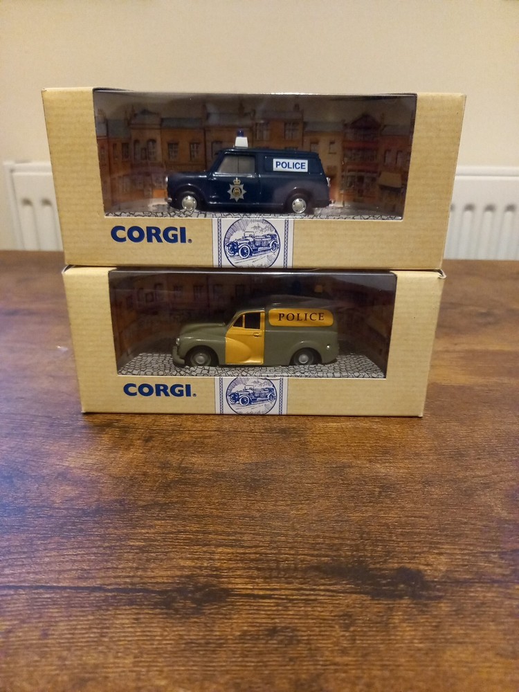 Corgi Classics 96956 Morris Mini Van Surray & 96855 Morris 1000 Van Wiltshire