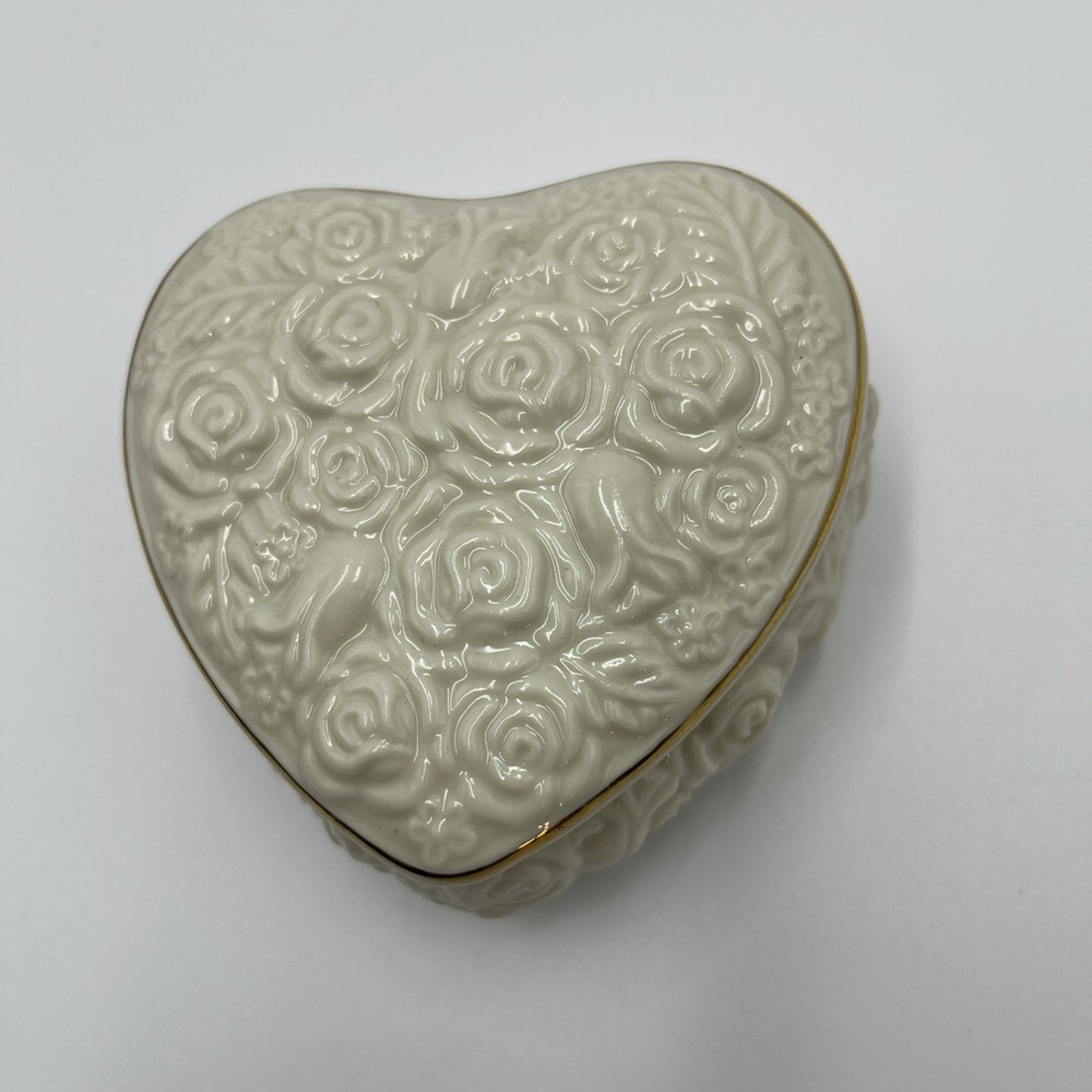 Heart Shaped Porcelain Trinket Ring Box Roses Gold Trim Lid Off White Floral Vtg