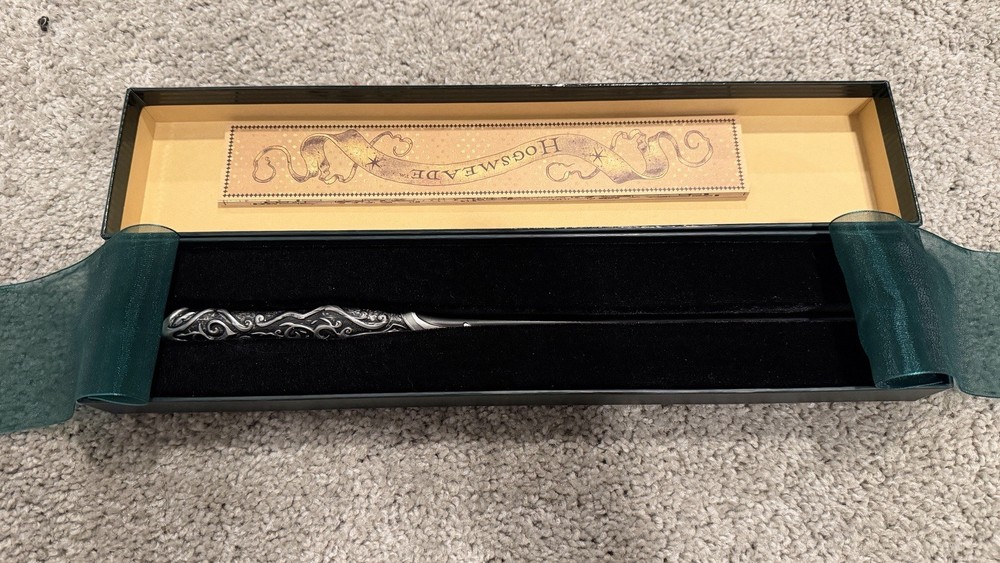 Universal Studio Harry Potter Interactive Wand 2022-2023 Collector’s Edition