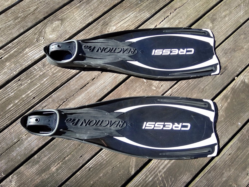 Cressi Reaction Pro Full Foot Fins - Scuba Snorkel Dive Fins - L/XL-image