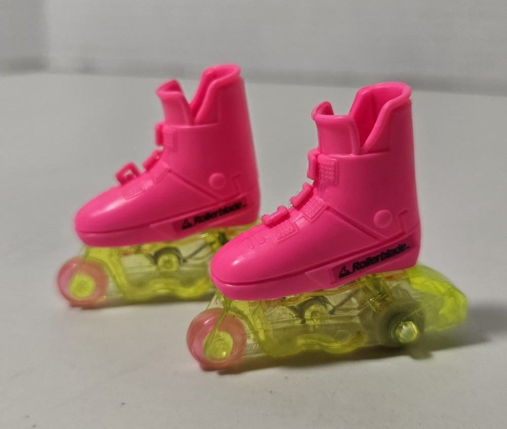 Vintage 1991 Mattel Barbie Pink Rollerblades Flicker N Flash Roller Skates