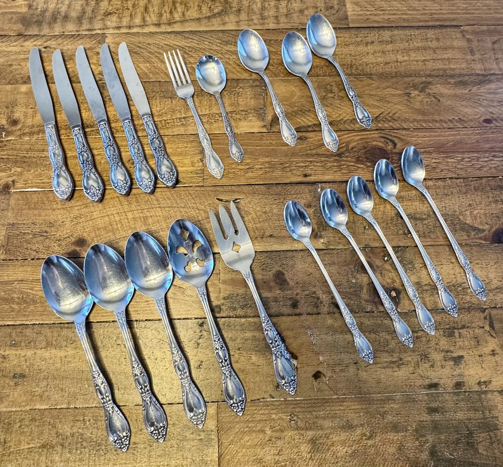 20PC ONEIDA LTD. WM. A ROGERS DELUXE STAINLESS HUNTINGTON MIXED FLATWARE LOT